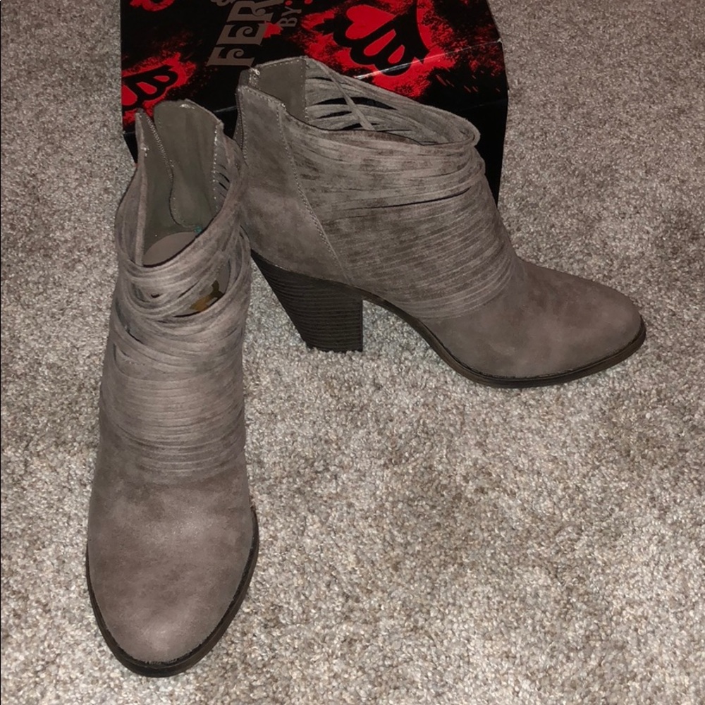 Fergalicious By Fergie Wicket, doe color booties